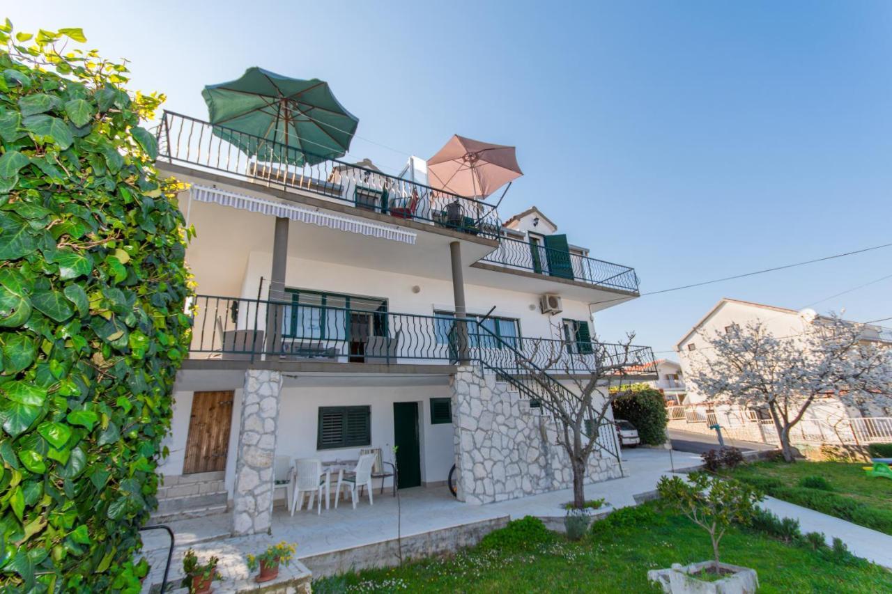 Apartments By The Sea Slatine, Ciovo - 1126 Trogir Bagian luar foto