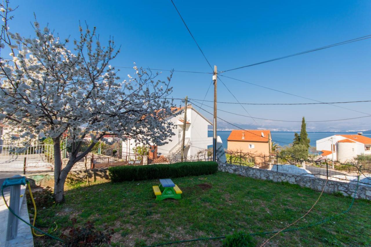 Apartments By The Sea Slatine, Ciovo - 1126 Trogir Bagian luar foto