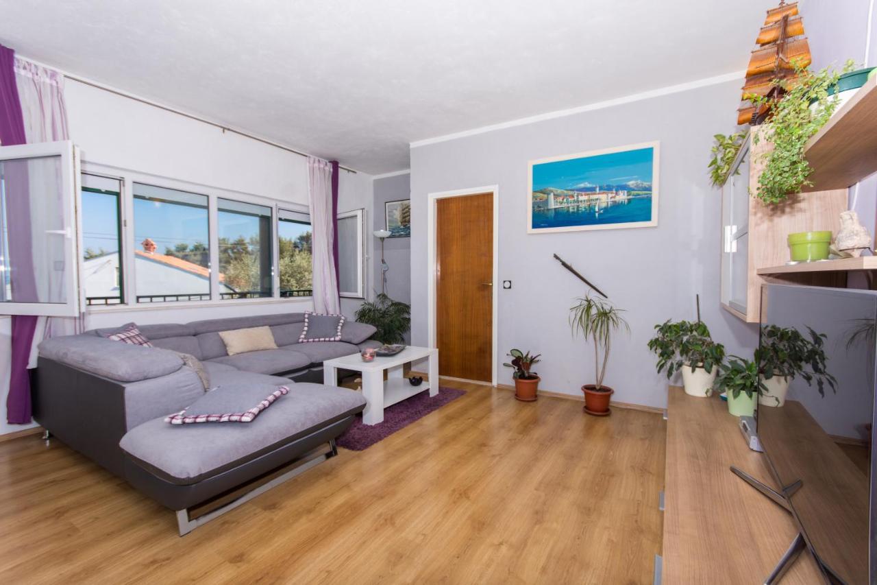 Apartments By The Sea Slatine, Ciovo - 1126 Trogir Bagian luar foto