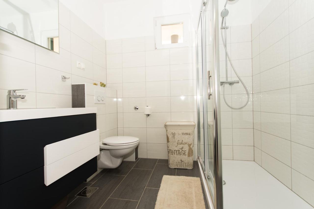 Apartments By The Sea Slatine, Ciovo - 1126 Trogir Bagian luar foto