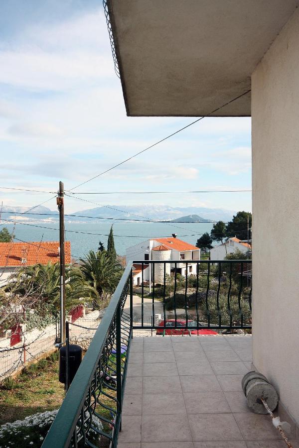 Apartments By The Sea Slatine, Ciovo - 1126 Trogir Bagian luar foto