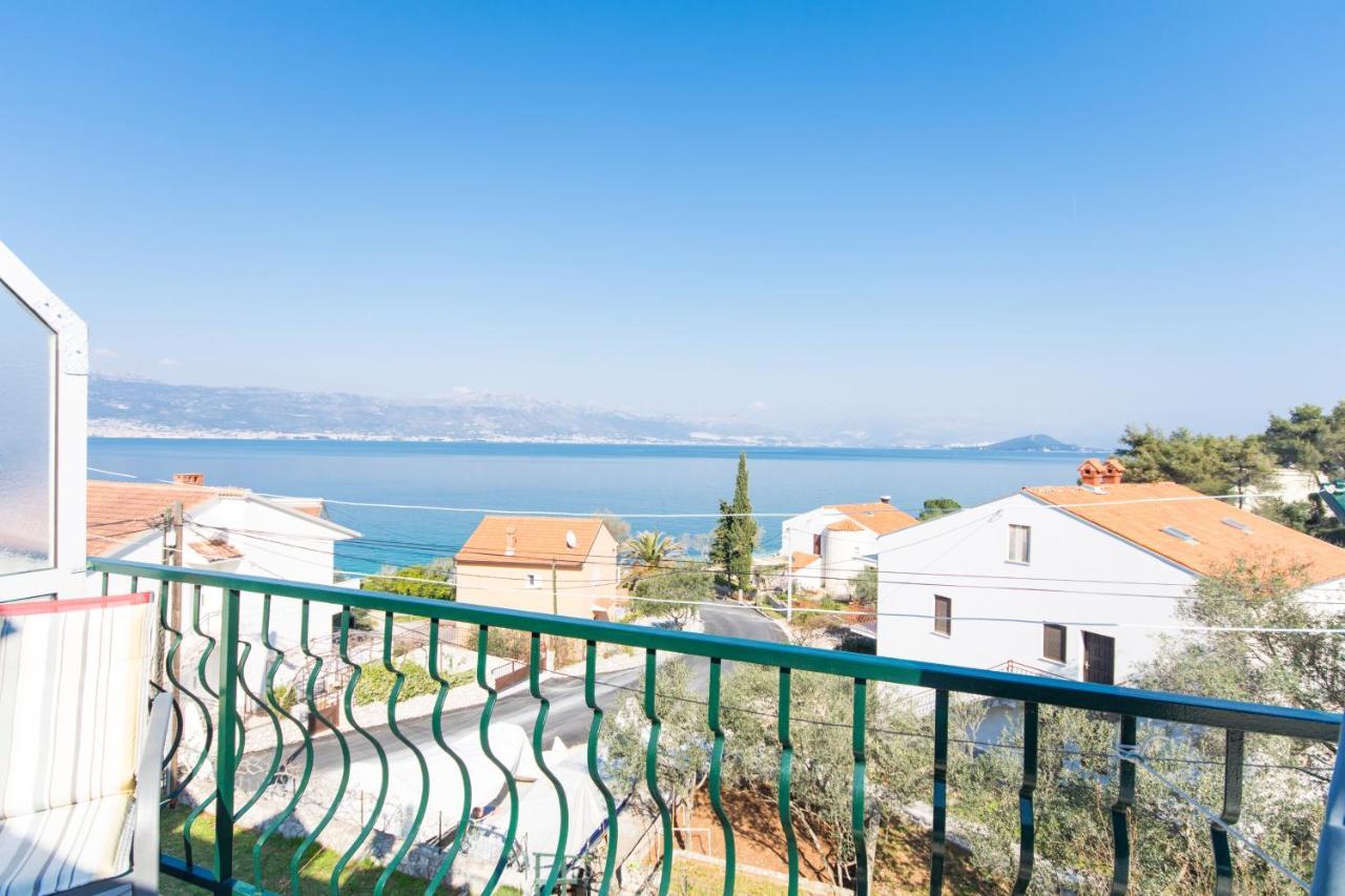 Apartments By The Sea Slatine, Ciovo - 1126 Trogir Bagian luar foto