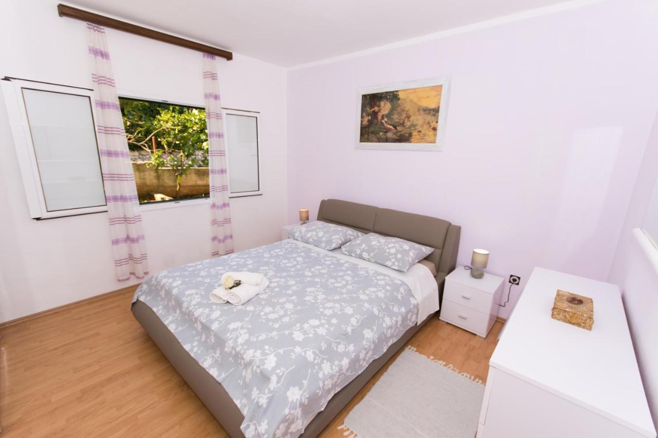 Apartments By The Sea Slatine, Ciovo - 1126 Trogir Bagian luar foto