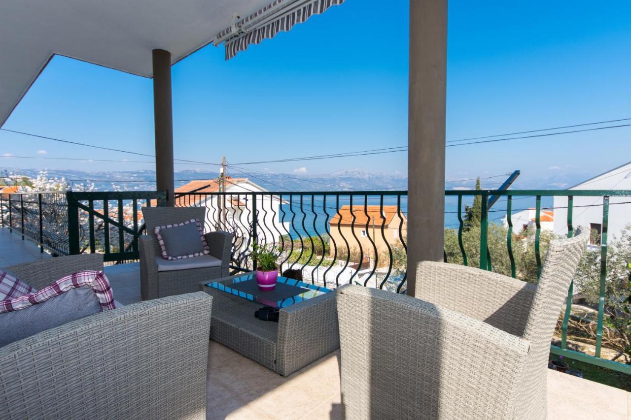 Apartments By The Sea Slatine, Ciovo - 1126 Trogir Bagian luar foto