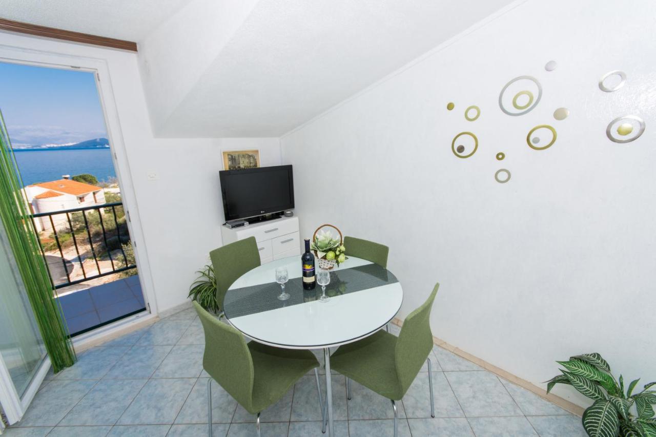 Apartments By The Sea Slatine, Ciovo - 1126 Trogir Bagian luar foto