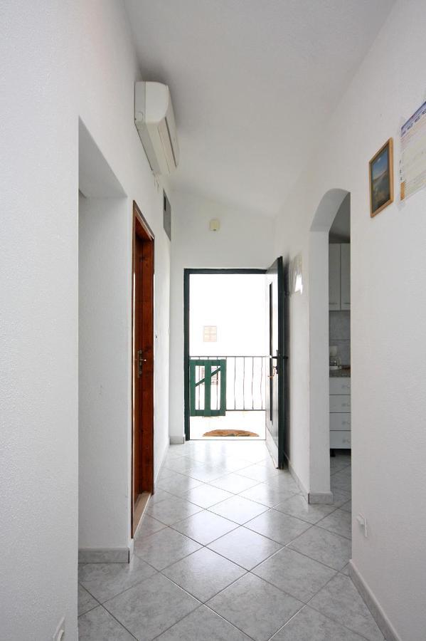 Apartments By The Sea Slatine, Ciovo - 1126 Trogir Bagian luar foto