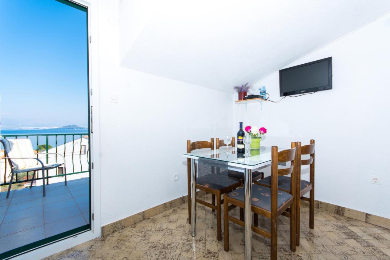 Apartments By The Sea Slatine, Ciovo - 1126 Trogir Bagian luar foto