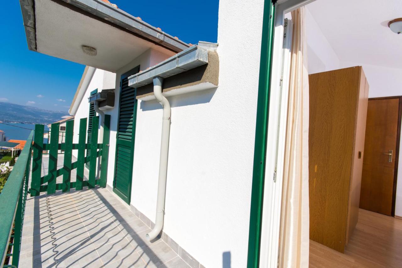 Apartments By The Sea Slatine, Ciovo - 1126 Trogir Bagian luar foto