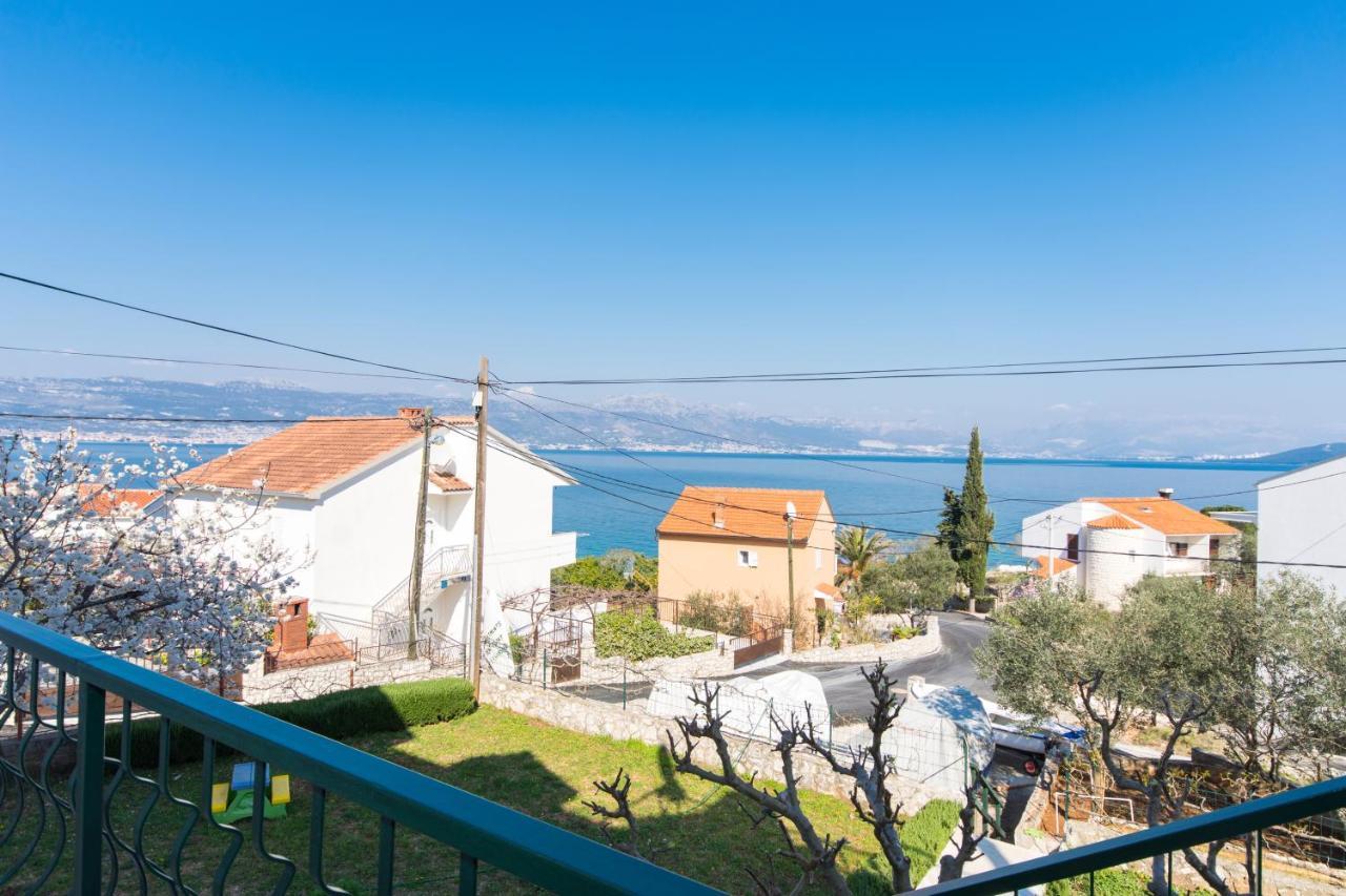 Apartments By The Sea Slatine, Ciovo - 1126 Trogir Bagian luar foto