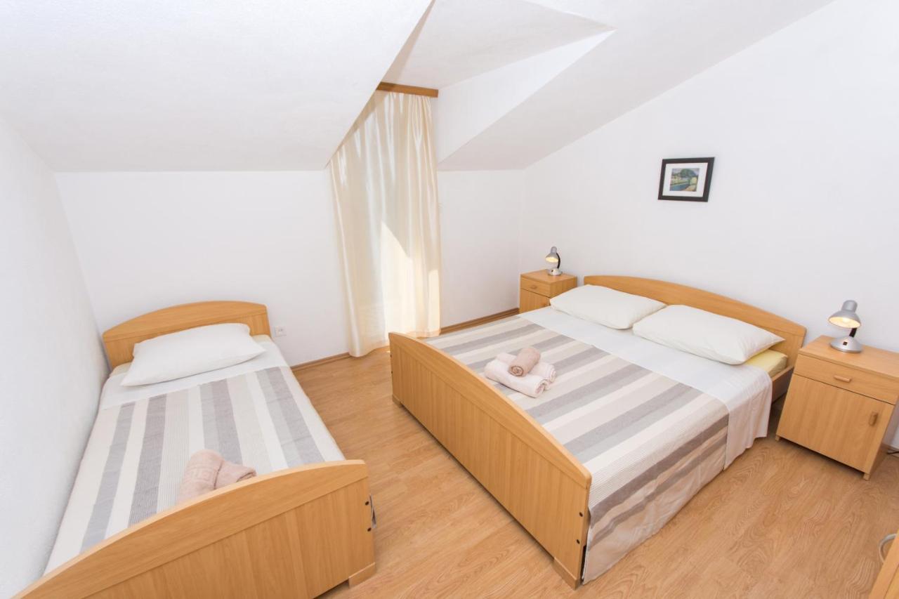 Apartments By The Sea Slatine, Ciovo - 1126 Trogir Bagian luar foto